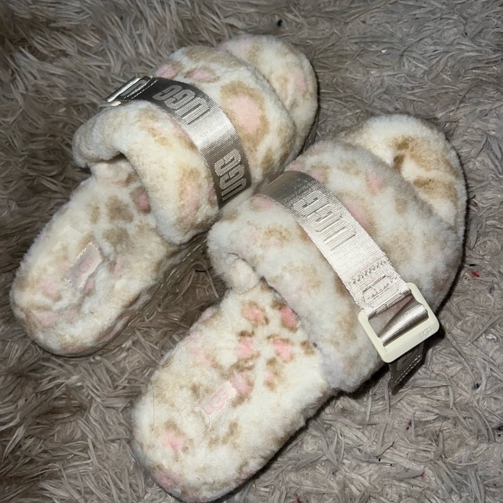UGG Fluffita Pink & White Cheetah Platform slippers